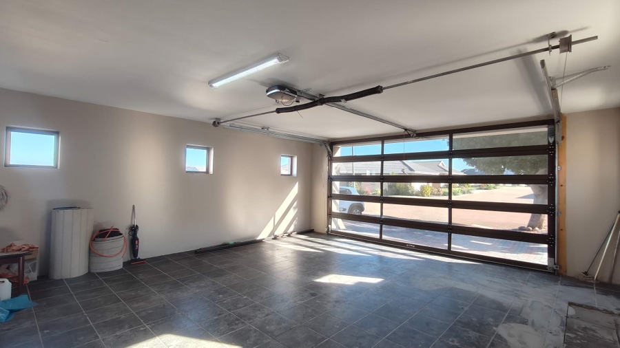 To Let 4 Bedroom Property for Rent in Monte Christo Western Cape